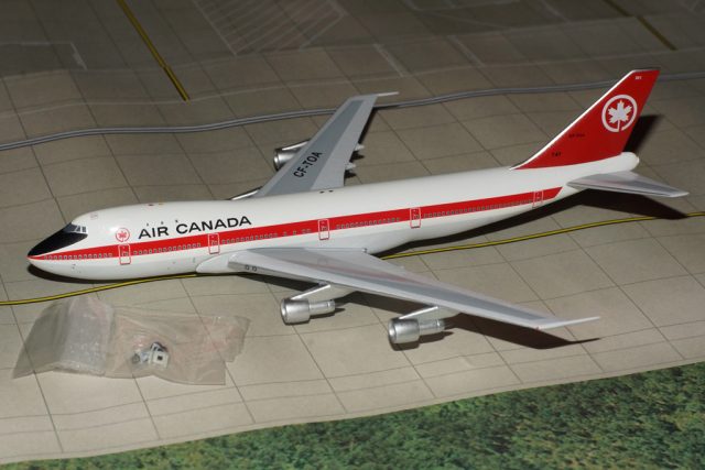 Air Canada Boeing 747-133 C-FTOA ( AeroClassics 1:400)