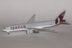 Qatar Airways Boeing 777-200 A7-BBF (Phoenix 1:400)