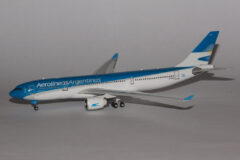 Aerolineas Argentinas Airbus A330-200 LV-FNI (Phoenix 1:400)