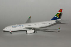 South African Airbus A330-200 ZS-SXZ (Phoenix 1:400)